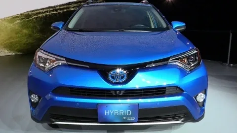 Украинская полиция получит гибридные кроссоверы Toyota RAV4