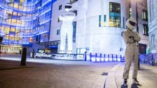 У Лондоні встановили 9-метрову статую Стіга