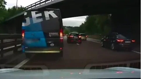Tesla with autopilot got into an accident on the roads of Switzerland