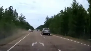 Дурні і дороги: чому не треба обганяти на поганій дорозі