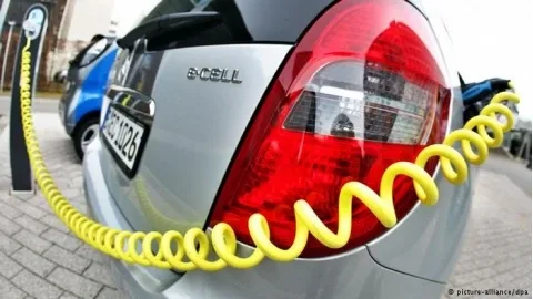 Germany will ban petrol and diesel cars