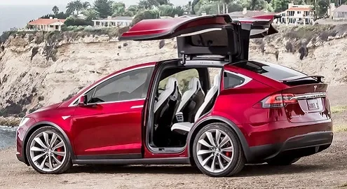 Tesla назвала причину нового ДТП Model X