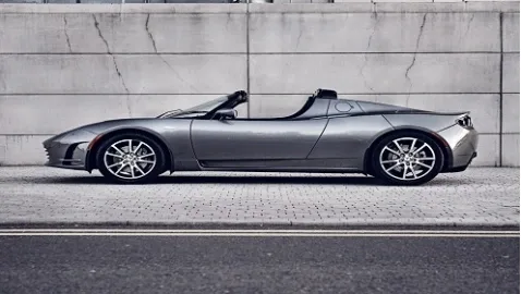 Tesla выпустит Roadster нового поколения в 2019 году