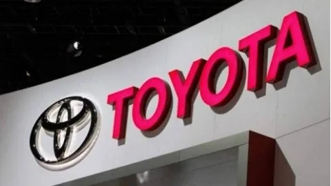 Toyota's net profit fell by 14.5%