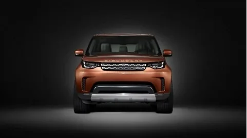 Land Rover рассекретил внешность нового Discovery