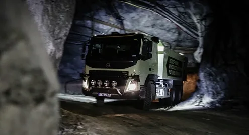 Volvo протестировала беспилотный грузовик в шахте