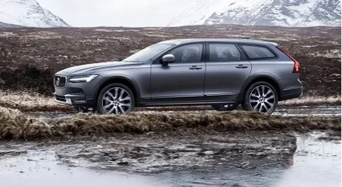 Volvo V90 получил внедорожную версию Cross Country