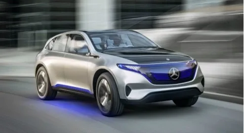 Mercedes-Benz привіз у Парижі електрокросовер