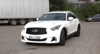 Обираємо Infiniti QX70 в Німеччині