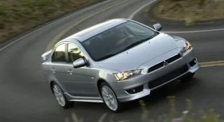 У Mitsubishi вирішили не відмовлятися від моделі Lancer