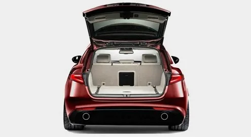 The first image of the Alfa Romeo Giulia station wagon has appeared