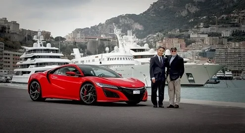 Новая Honda NSX приехала к первому клиенту из Европы
