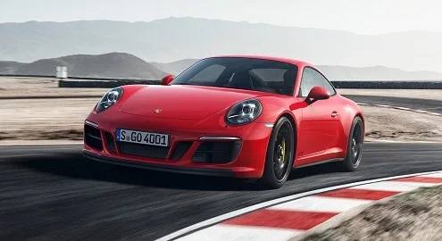 Спорткару Porsche 911 добавили версию GTS