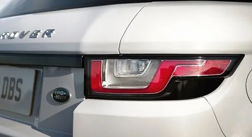 В Женеве дебютирует кроссовер Range Rover Velar