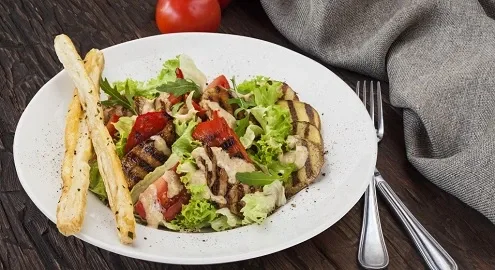 Hearty soups and vitamin salads in the updated menu of A la minute restaurants at OKKO