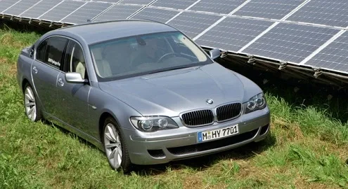 BMW запустит серийное производство водородных авто