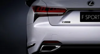 Lexus привезе в Нью-Йорк седан LS 500 F Sport