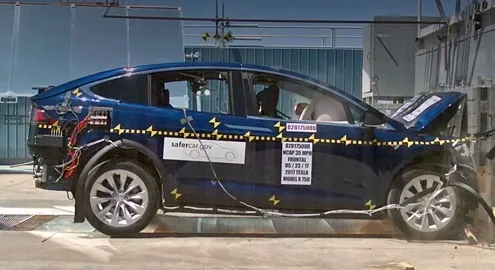 Кроссовер Tesla Model X успешно справился с краш-тестами NHTSA