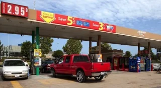 Американські водії віддають перевагу снідати на АЗС
