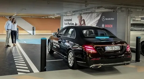На стоянке музея Mercedes-Benz внедрена система самопарковки
