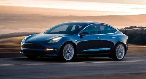 Tesla презентовала электрокар Model 3