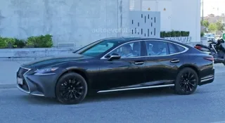 Lexus готує «заряджену» версію седана LS