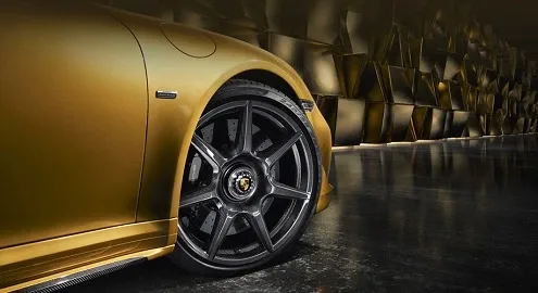 Porsche 911 got carbon fiber wheels