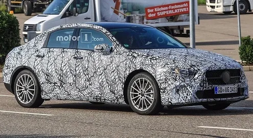 Новий Mercedes-Benz A-Class помічений на тестах