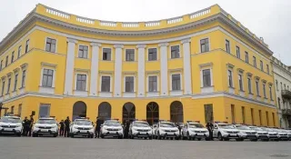 Група компаній АІС здійснила поставку 77 автомобілів Renault Національній Поліції України