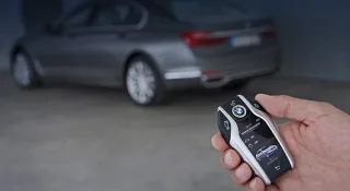 Компанія BMW планує відмовитися від автомобільних ключів
