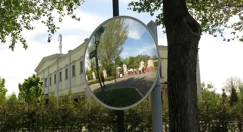 Все ли дорожные зеркала безопасности одинаковы?