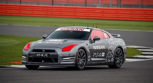 Remote-controlled Nissan GT-R accelerated to 209 km/h