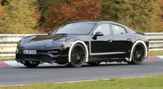 Перший електрокар Porsche помічено на тестах
