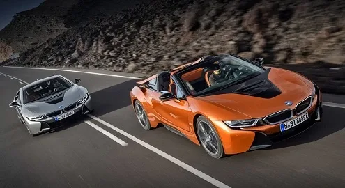 BMW i8 обновился и получил открытую версию