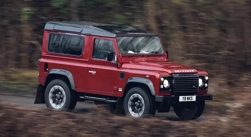 Land Rover Defender получил юбилейную версию с мотором V8