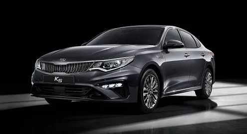 Седан Kia Optima слегка обновился