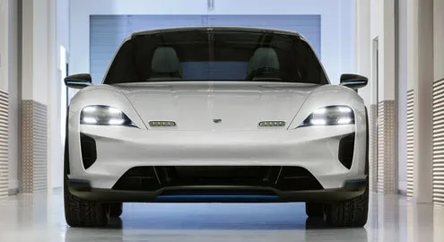 Шоу-кар Porsche Mission E Cross Turismo представлен в Женеве