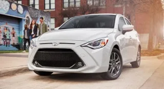 Седан Toyota Yaris трохи оновився