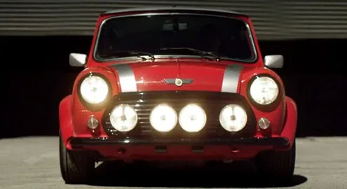 В Нью-Йорке представят ретро-электрокар Mini