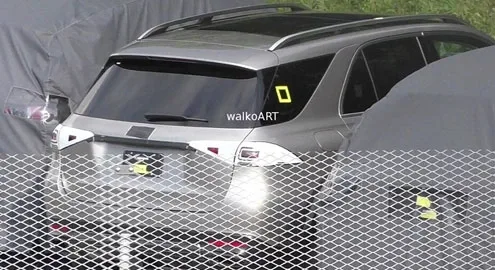Video blogger revealed the new Mercedes-Benz GLE
