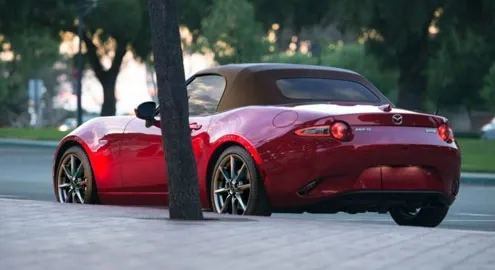 Mazda слегка обновила родстер MX-5