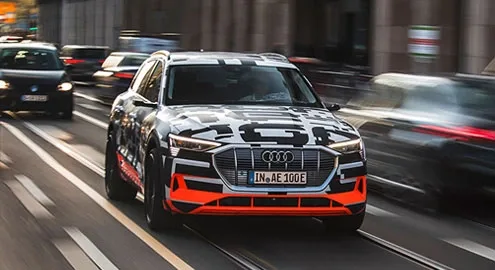 Audi отменила презентацию электрокроссовера E-Tron