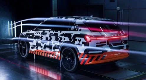 Электрокроссовер Audi e-tron дебютирует в сентябре