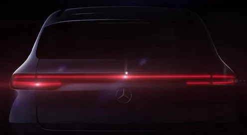 Mercedes-Benz продолжает понемногу рассекречивать электрокар EQC