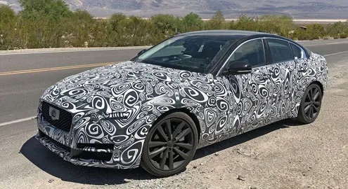Обновленный Jaguar XE выехал на тесты