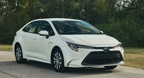 Новая Toyota Corolla получила гибридную версию