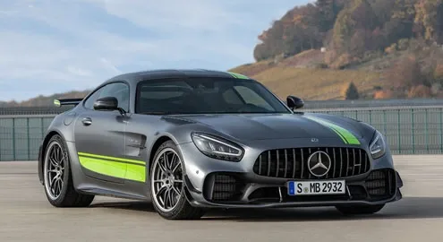 Спорткар Mercedes-AMG GT слегка обновился