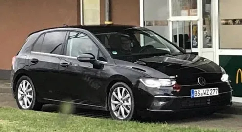 Новый Volkswagen Golf показался без камуфляжа