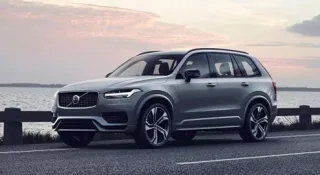 Кроссовер Volvo XC90 слегка обновился