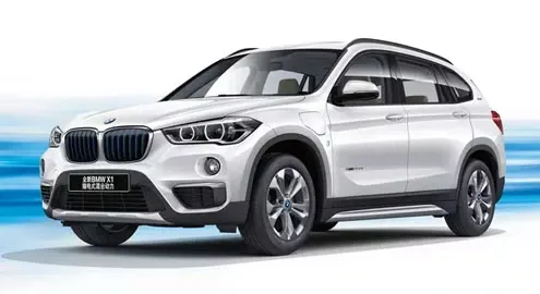 Гибридный BMW X1 обновился в Китае